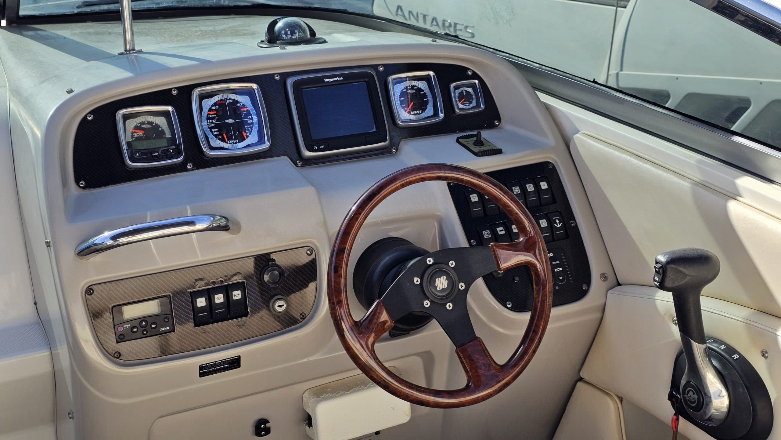 Chaparral 275 SSI 7
