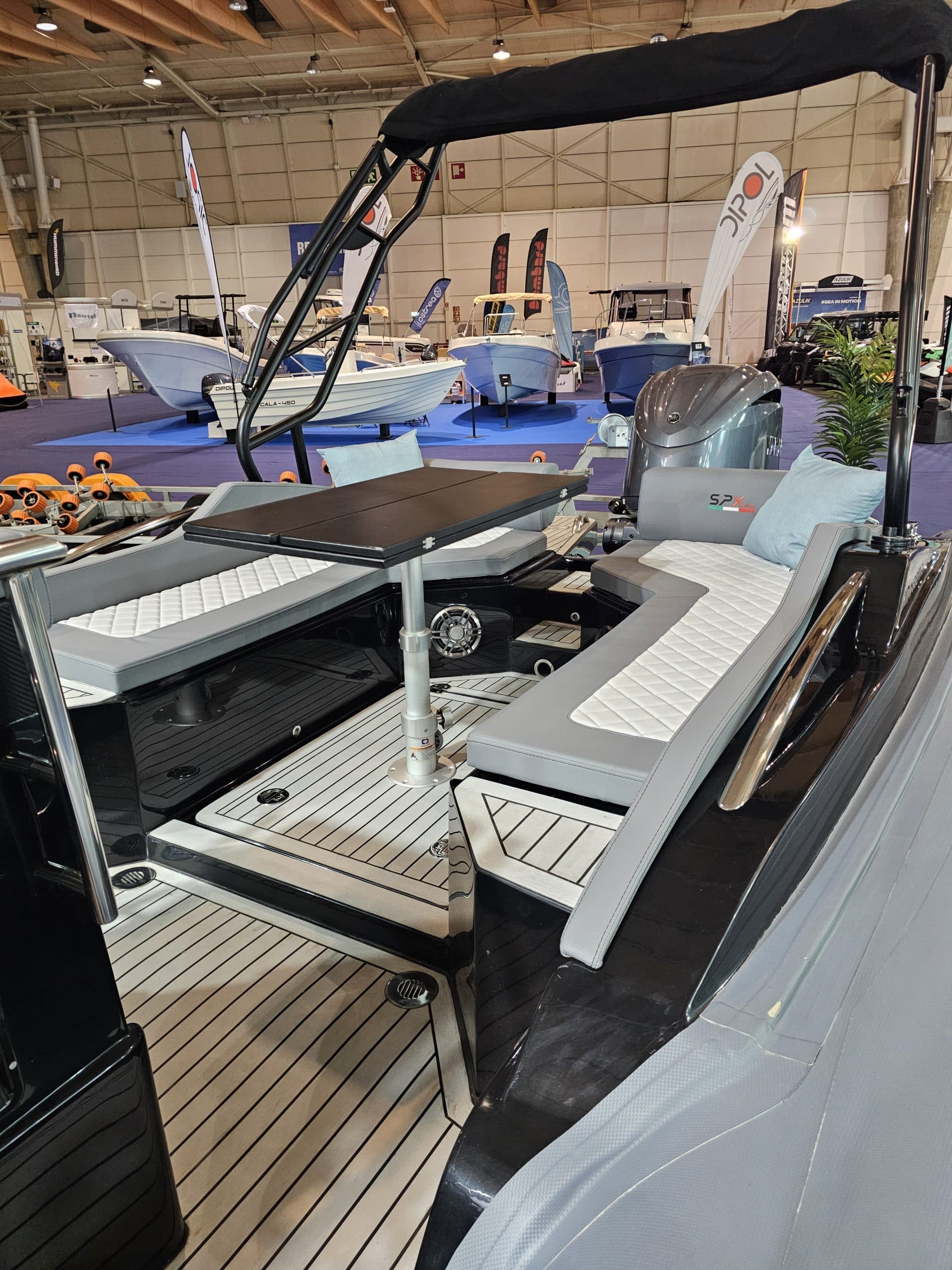 SPX RIB 24 Dinette 8